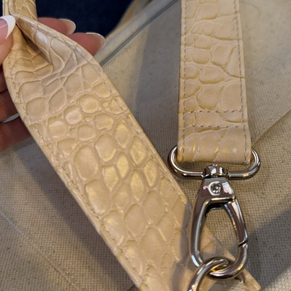 Beis Weekender Bag - Picture 12 of 13